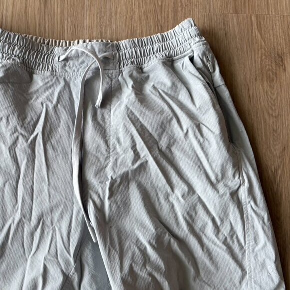 Lululemon Bowline Shorts Men’s 6” Ripstop Athleisure Rhino Gray Size Small - Picture 4 of 8